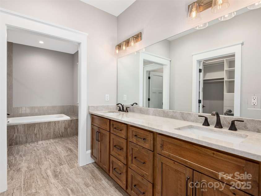 60 Starwood Valley Trail, Arden, NC 28704.  MLS# CAR4249858, YatesRealty ID 12200. 