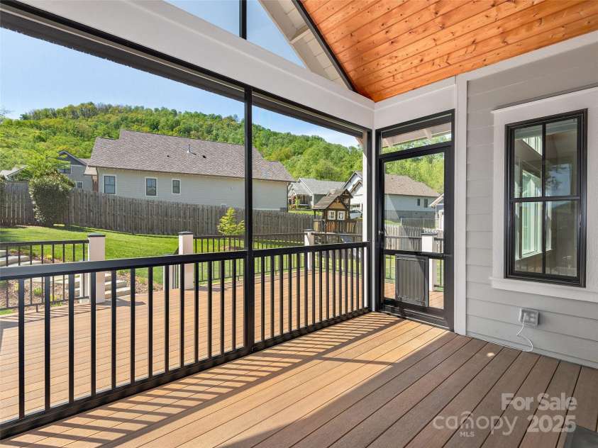 60 Starwood Valley Trail, Arden, NC 28704.  MLS# CAR4249858, YatesRealty ID 12200. 