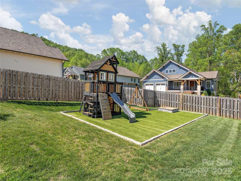 60 Starwood Valley Trail, Arden, NC 28704.  MLS# CAR4249858, YatesRealty ID 12200. 