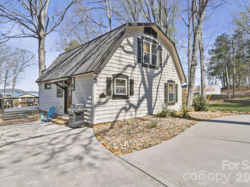 10773 Willow Oak Road, Norwood, NC 28128.  MLS# CAR4359881, YatesRealty ID 12201. 