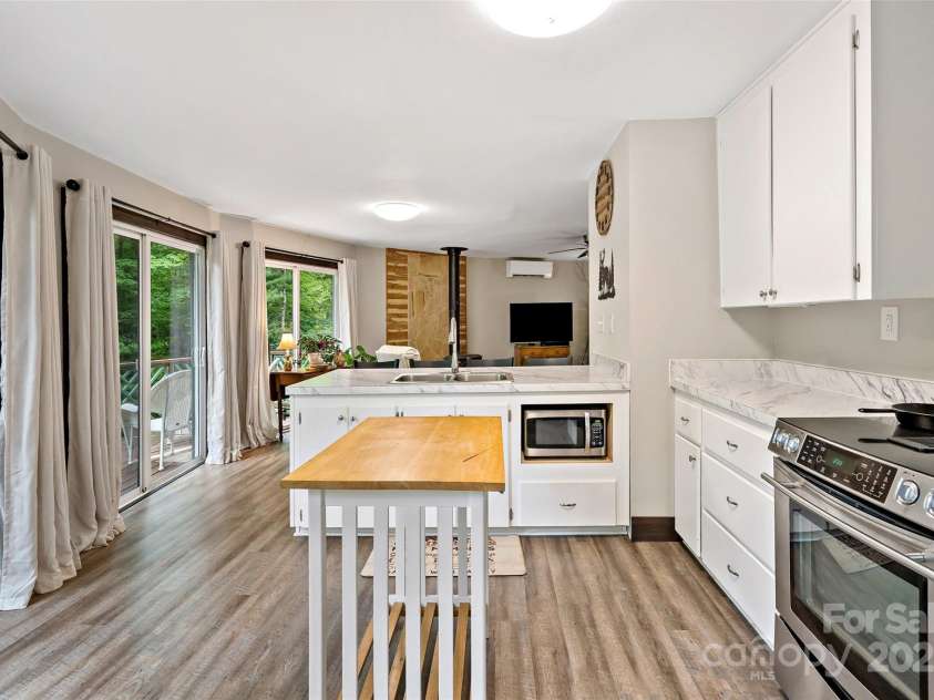 1294 Waites Hollifield Road, Marion, NC 28752.  MLS# CAR4256633, YatesRealty ID 12201. 