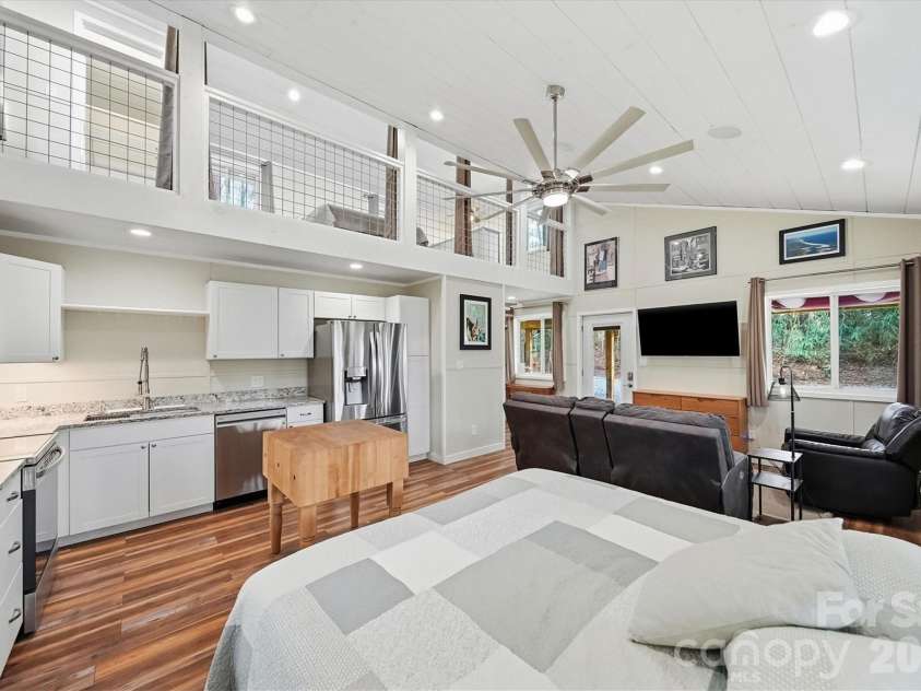 7039 Joe Bowman Avenue, Newland, NC 28657.  MLS# CAR4346324, YatesRealty ID 12202. 