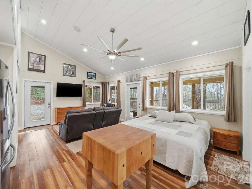 7039 Joe Bowman Avenue, Newland, NC 28657.  MLS# CAR4346324, YatesRealty ID 12202. 
