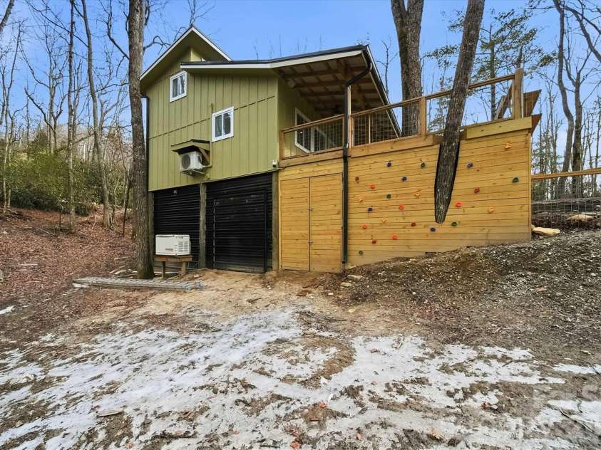 7039 Joe Bowman Avenue, Newland, NC 28657.  MLS# CAR4346324, YatesRealty ID 12202. 