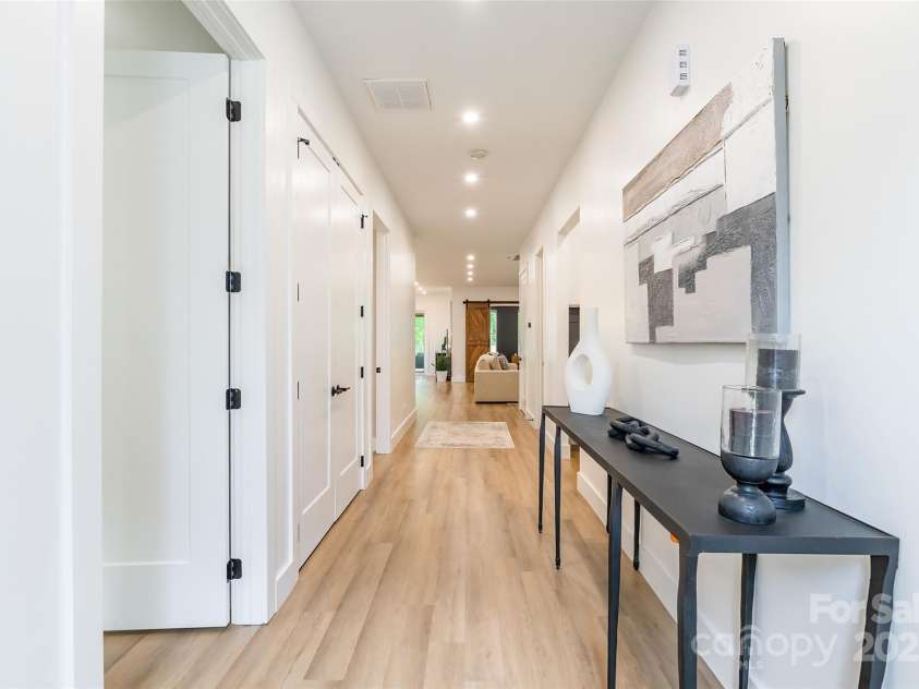 7728 Shalom Drive, Charlotte, NC 28216.  MLS# CAR4256052, YatesRealty ID 12202. 