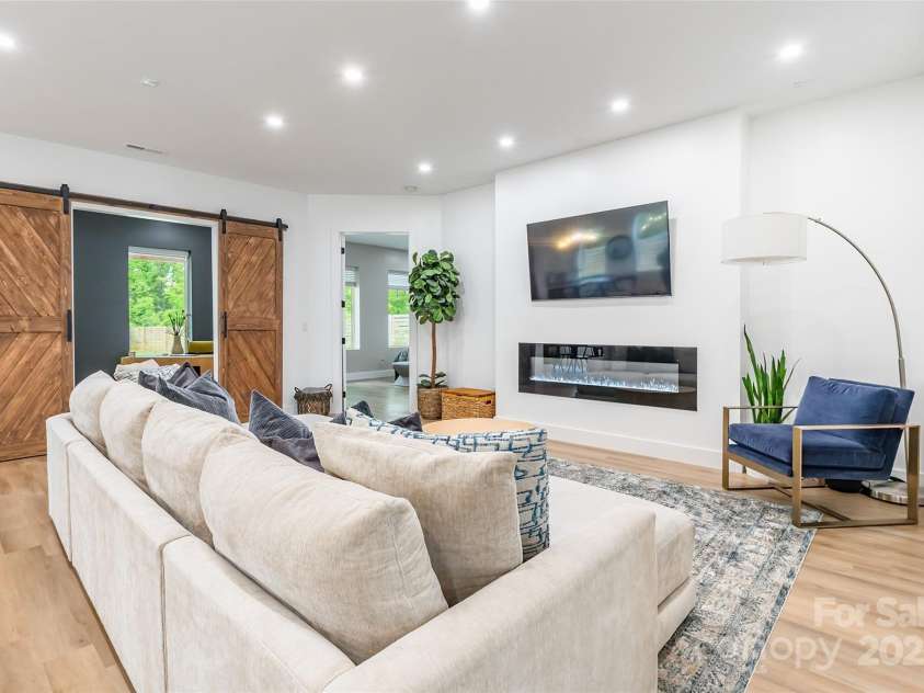 7728 Shalom Drive, Charlotte, NC 28216.  MLS# CAR4256052, YatesRealty ID 12202. 