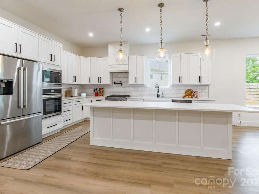 7728 Shalom Drive, Charlotte, NC 28216.  MLS# CAR4256052, YatesRealty ID 12202. 