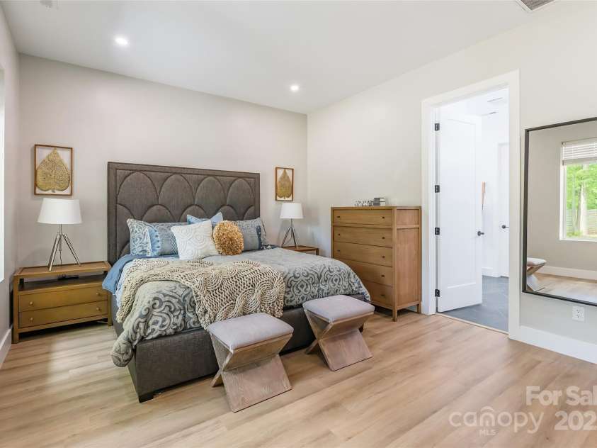 7728 Shalom Drive, Charlotte, NC 28216.  MLS# CAR4256052, YatesRealty ID 12202. 