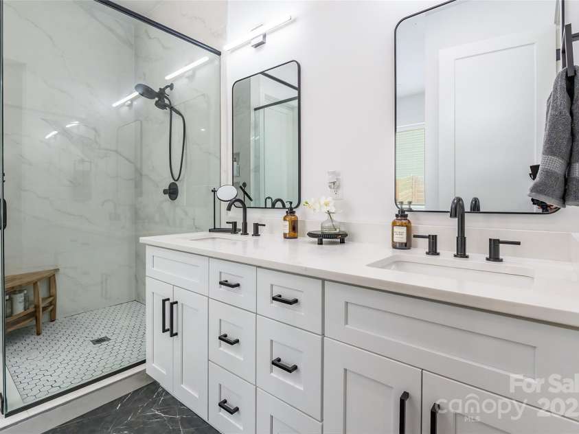 7728 Shalom Drive, Charlotte, NC 28216.  MLS# CAR4256052, YatesRealty ID 12202. 