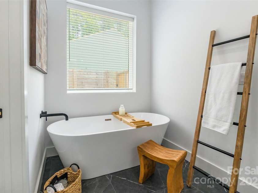 7728 Shalom Drive, Charlotte, NC 28216.  MLS# CAR4256052, YatesRealty ID 12202. 