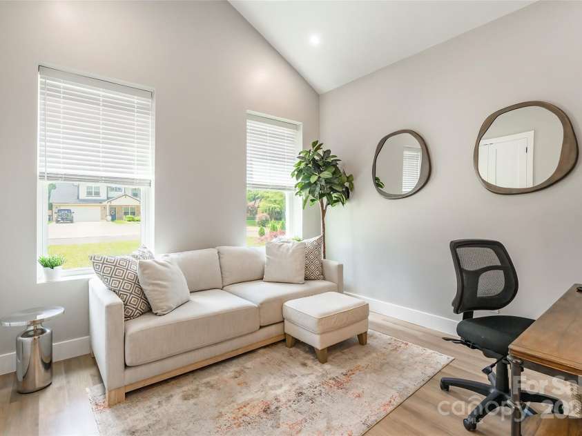 7728 Shalom Drive, Charlotte, NC 28216.  MLS# CAR4256052, YatesRealty ID 12202. 