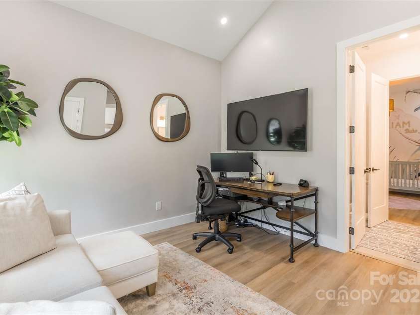 7728 Shalom Drive, Charlotte, NC 28216.  MLS# CAR4256052, YatesRealty ID 12202. 