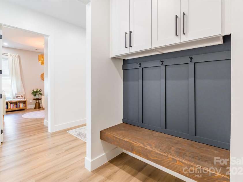 7728 Shalom Drive, Charlotte, NC 28216.  MLS# CAR4256052, YatesRealty ID 12202. 