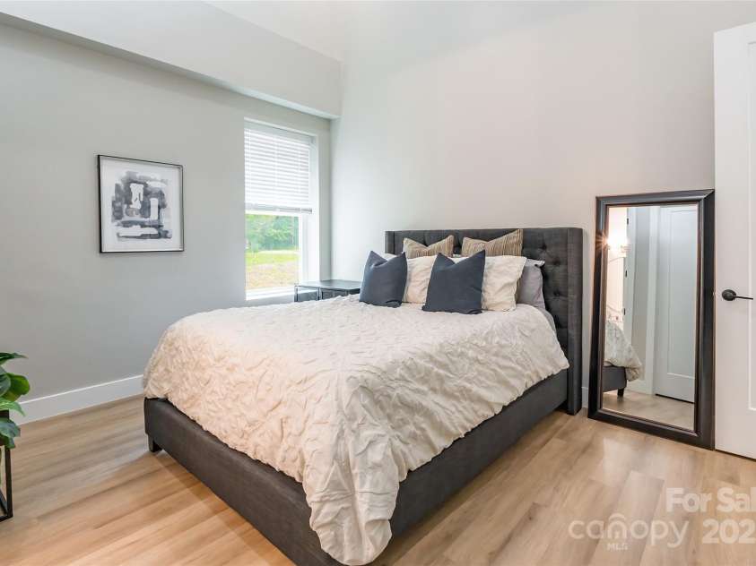 7728 Shalom Drive, Charlotte, NC 28216.  MLS# CAR4256052, YatesRealty ID 12202. 