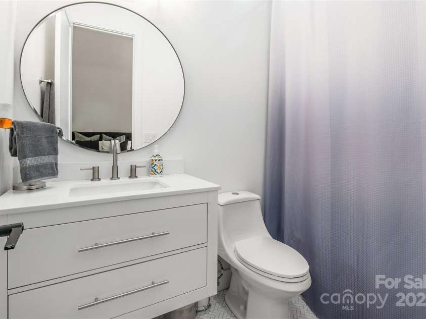 7728 Shalom Drive, Charlotte, NC 28216.  MLS# CAR4256052, YatesRealty ID 12202. 