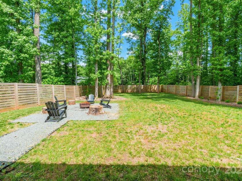 7728 Shalom Drive, Charlotte, NC 28216.  MLS# CAR4256052, YatesRealty ID 12202. 