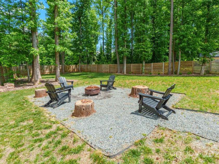 7728 Shalom Drive, Charlotte, NC 28216.  MLS# CAR4256052, YatesRealty ID 12202. 