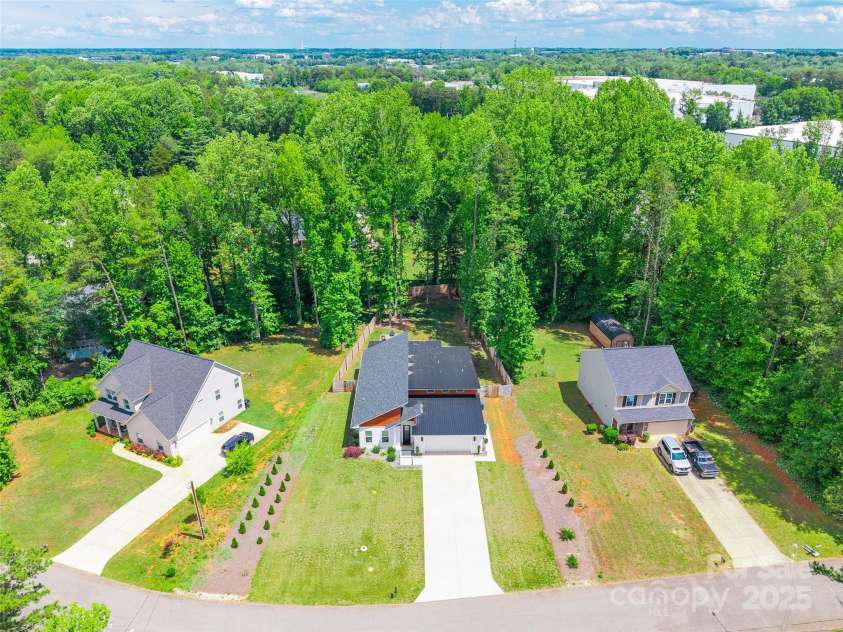 7728 Shalom Drive, Charlotte, NC 28216.  MLS# CAR4256052, YatesRealty ID 12202. 