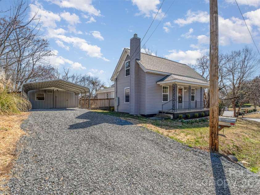 520 Rogers Street, Albemarle, NC 28001.  MLS# CAR4228320, YatesRealty ID 12203. 