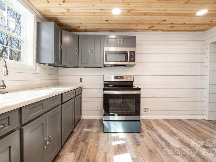 520 Rogers Street, Albemarle, NC 28001.  MLS# CAR4228320, YatesRealty ID 12203. 