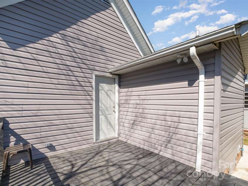 520 Rogers Street, Albemarle, NC 28001.  MLS# CAR4228320, YatesRealty ID 12203. 