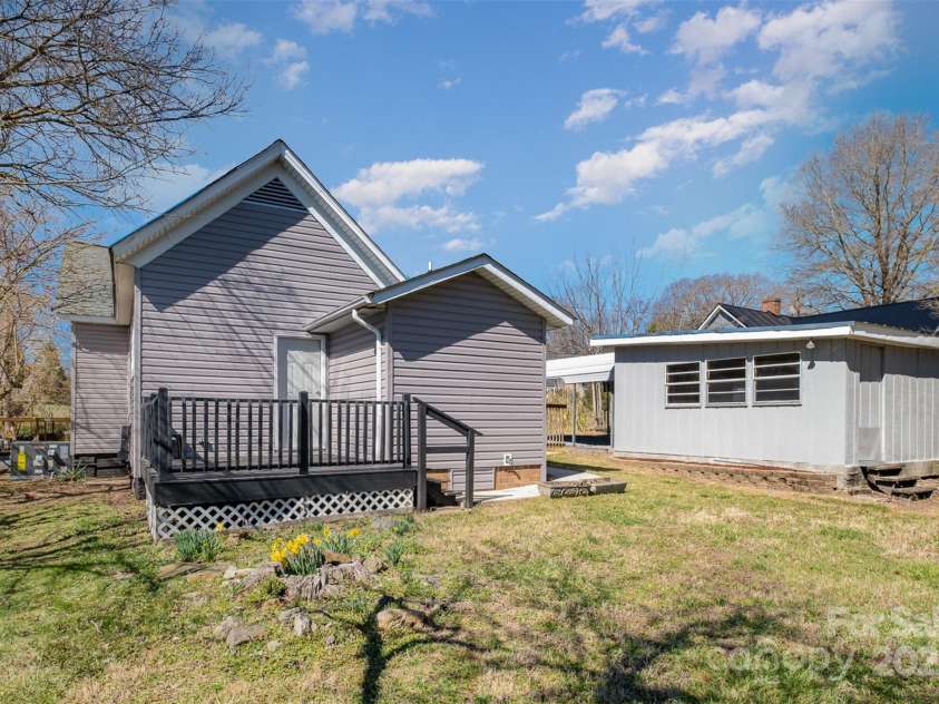 520 Rogers Street, Albemarle, NC 28001.  MLS# CAR4228320, YatesRealty ID 12203. 