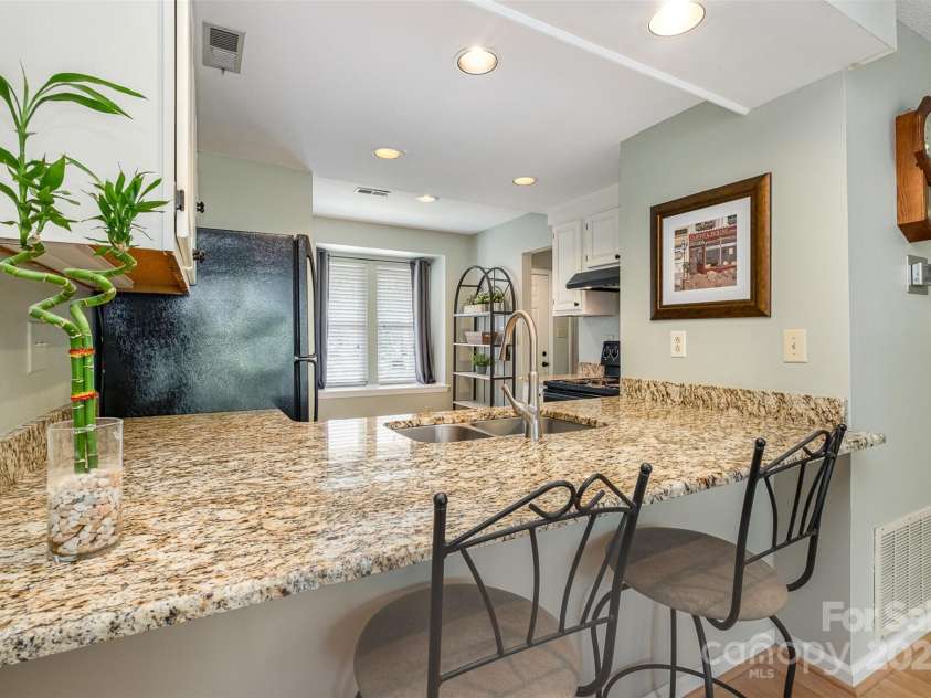 2756 Von Thuringer Court, Charlotte, NC 28210.  MLS# CAR4243209, YatesRealty ID 12204. 