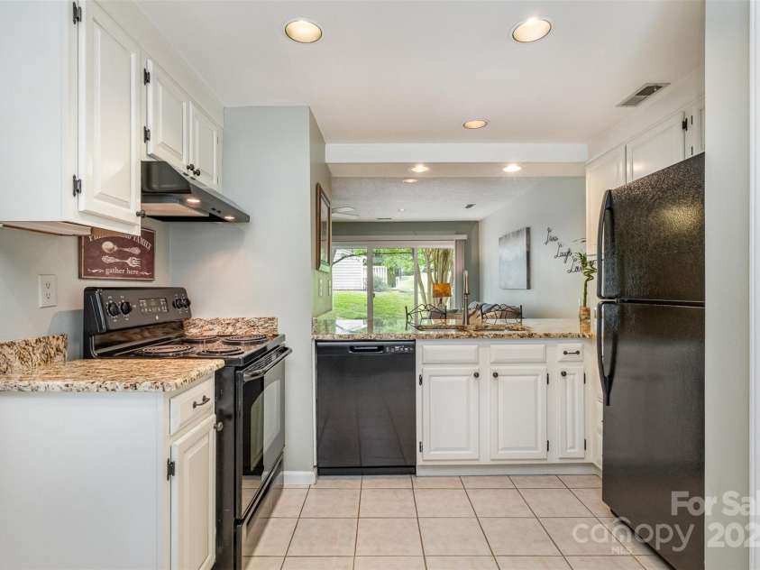 2756 Von Thuringer Court, Charlotte, NC 28210.  MLS# CAR4243209, YatesRealty ID 12204. 