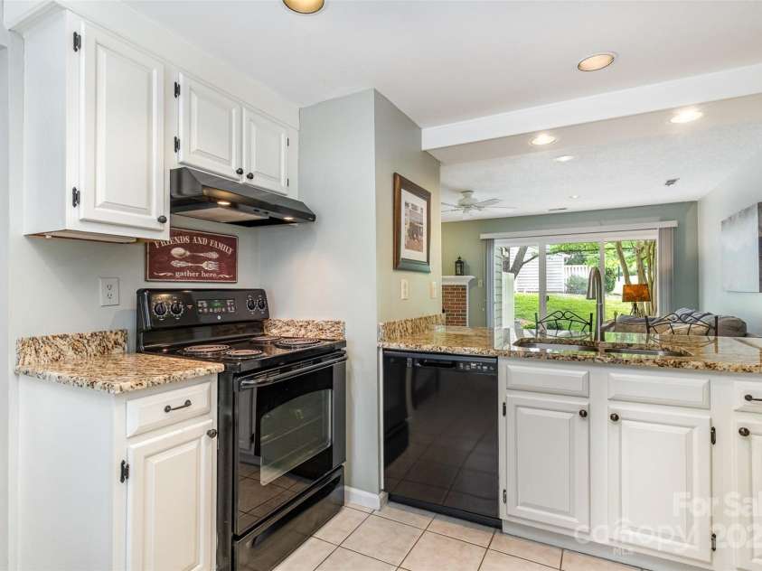 2756 Von Thuringer Court, Charlotte, NC 28210.  MLS# CAR4243209, YatesRealty ID 12204. 