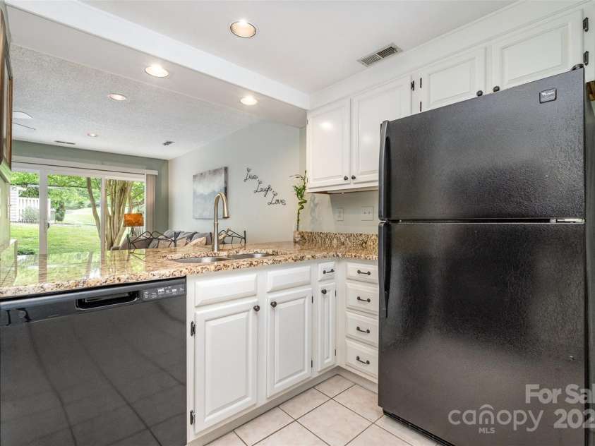 2756 Von Thuringer Court, Charlotte, NC 28210.  MLS# CAR4243209, YatesRealty ID 12204. 