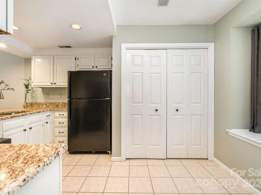 2756 Von Thuringer Court, Charlotte, NC 28210.  MLS# CAR4243209, YatesRealty ID 12204. 