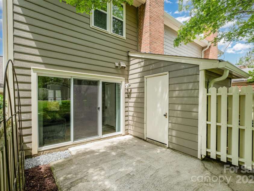 2756 Von Thuringer Court, Charlotte, NC 28210.  MLS# CAR4243209, YatesRealty ID 12204. 