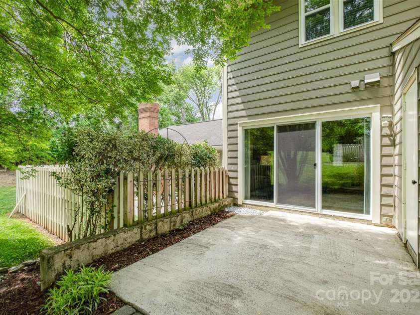 2756 Von Thuringer Court, Charlotte, NC 28210.  MLS# CAR4243209, YatesRealty ID 12204. 
