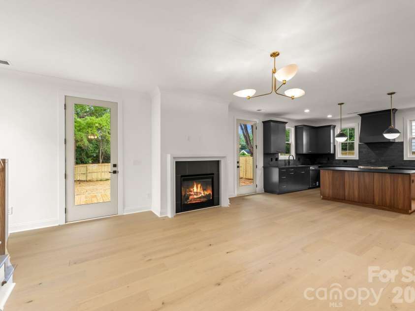2757 Parkway Avenue, Charlotte, NC 28208.  MLS# CAR4353410, YatesRealty ID 12204. 