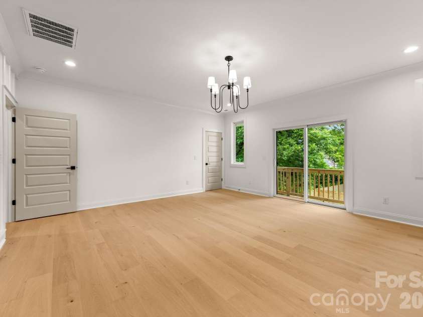 2757 Parkway Avenue, Charlotte, NC 28208.  MLS# CAR4353410, YatesRealty ID 12204. 