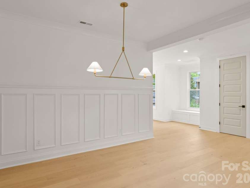 2757 Parkway Avenue, Charlotte, NC 28208.  MLS# CAR4353410, YatesRealty ID 12204. 
