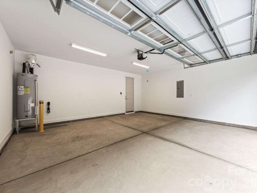 2757 Parkway Avenue, Charlotte, NC 28208.  MLS# CAR4353410, YatesRealty ID 12204. 