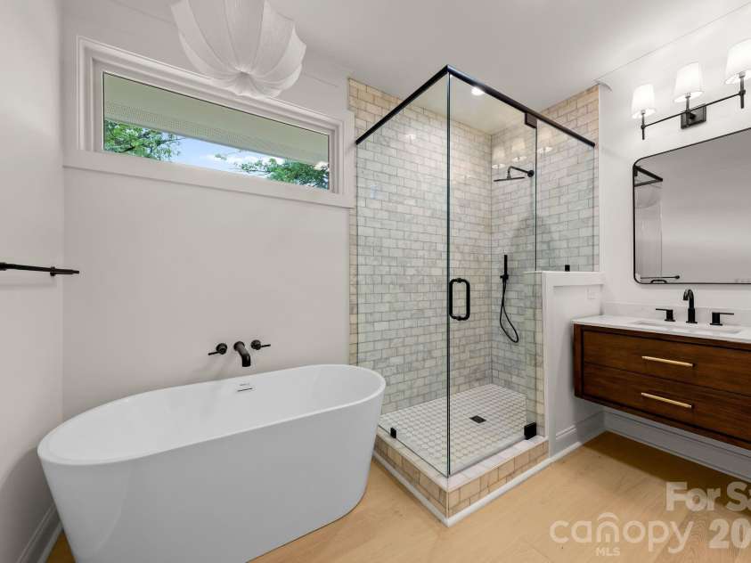 2757 Parkway Avenue, Charlotte, NC 28208.  MLS# CAR4353410, YatesRealty ID 12204. 