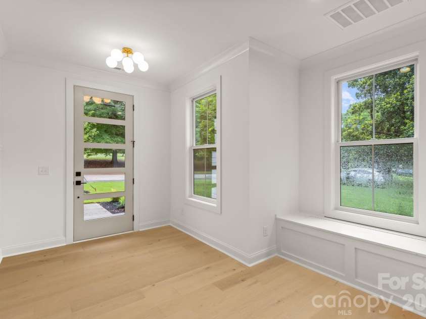 2757 Parkway Avenue, Charlotte, NC 28208.  MLS# CAR4353410, YatesRealty ID 12204. 