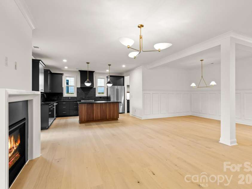 2757 Parkway Avenue, Charlotte, NC 28208.  MLS# CAR4353410, YatesRealty ID 12204. 
