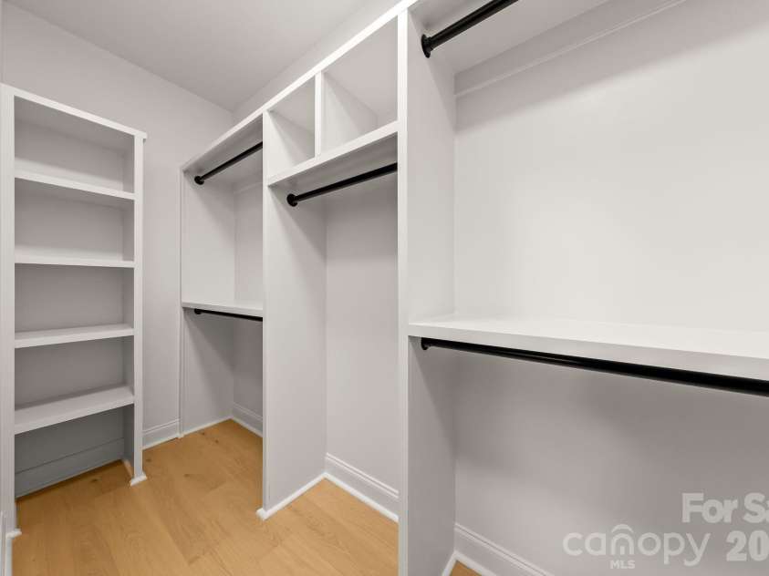 2757 Parkway Avenue, Charlotte, NC 28208.  MLS# CAR4353410, YatesRealty ID 12204. 