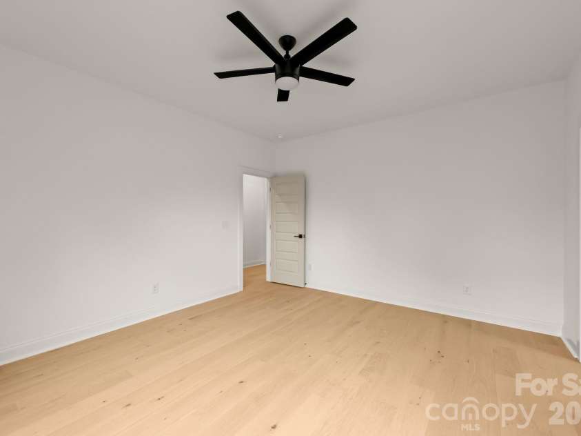 2757 Parkway Avenue, Charlotte, NC 28208.  MLS# CAR4353410, YatesRealty ID 12204. 