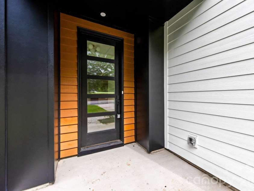2757 Parkway Avenue, Charlotte, NC 28208.  MLS# CAR4353410, YatesRealty ID 12204. 