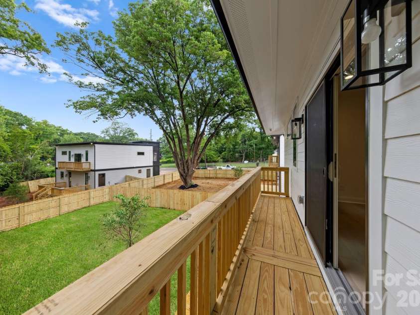 2757 Parkway Avenue, Charlotte, NC 28208.  MLS# CAR4353410, YatesRealty ID 12204. 