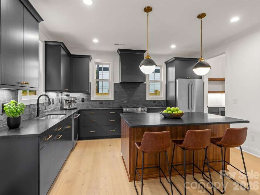 2757 Parkway Avenue, Charlotte, NC 28208.  MLS# CAR4353410, YatesRealty ID 12204. 