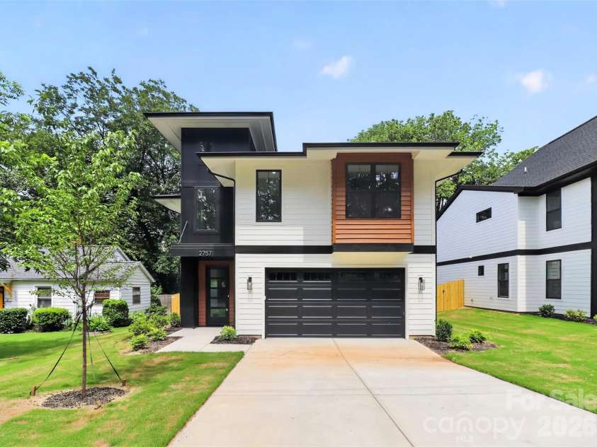 2757 Parkway Avenue, Charlotte, NC 28208.  MLS# CAR4353410, YatesRealty ID 12204. 