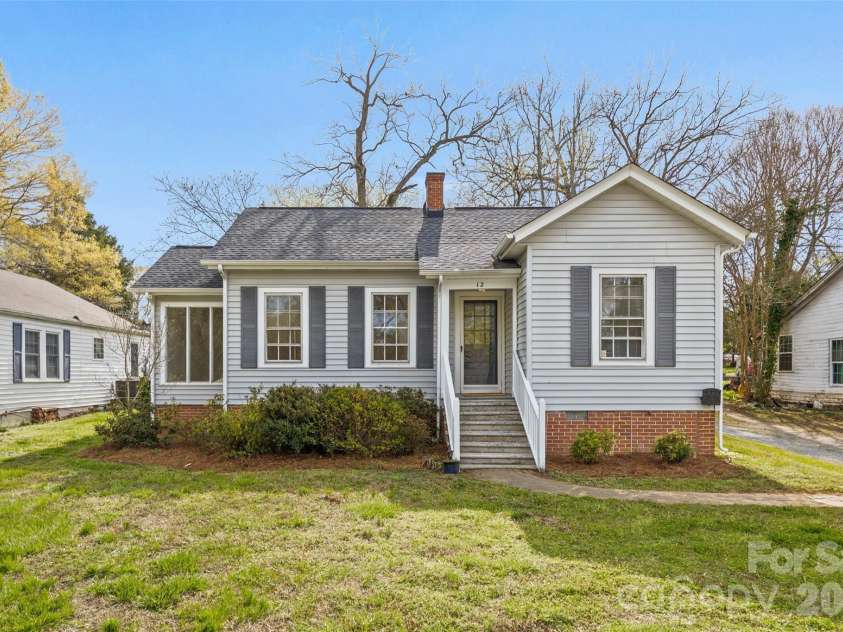 12 Smith Street, York, SC 29745.  MLS# CAR4359242, YatesRealty ID 12205. 