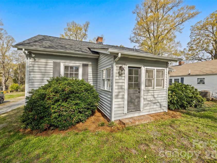 12 Smith Street, York, SC 29745.  MLS# CAR4359242, YatesRealty ID 12205. 