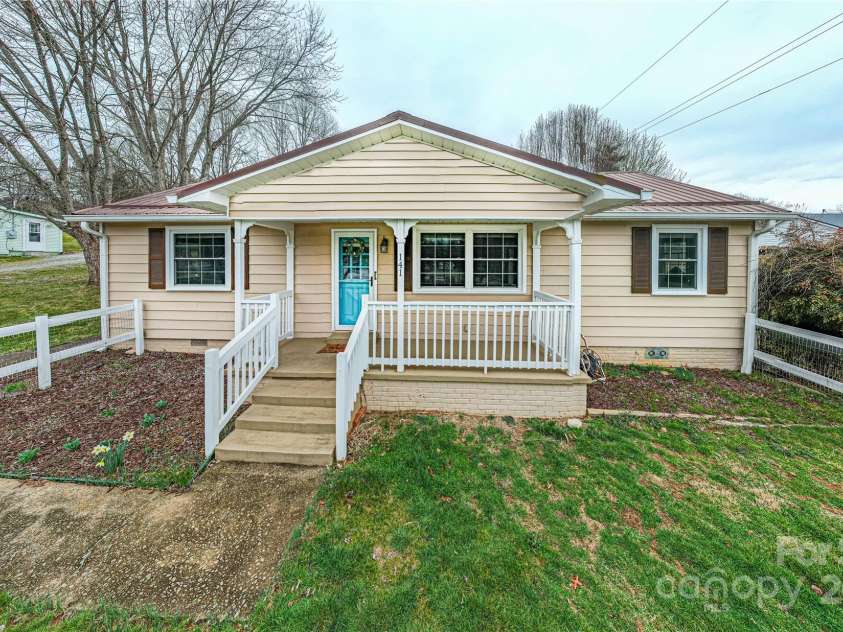 141 Knollview Terrace, Pisgah Forest, NC 28768.  MLS# CAR4255414, YatesRealty ID 12205. 