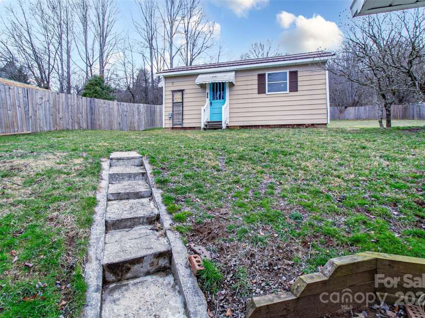 141 Knollview Terrace, Pisgah Forest, NC 28768.  MLS# CAR4255414, YatesRealty ID 12205. 